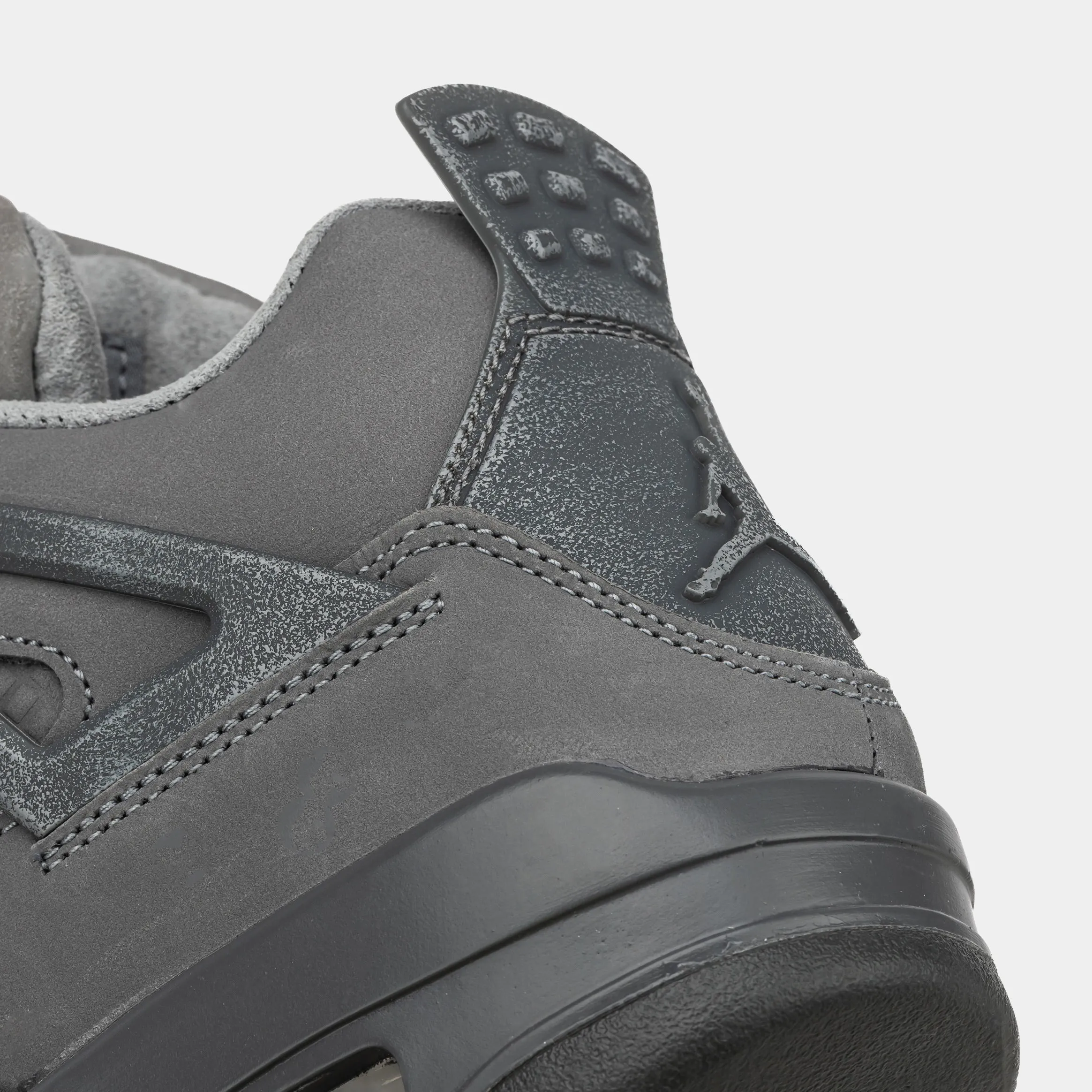 Air Jordan 4 Retro SE Wet Cement Grade School Lifestyle Shoes (Smoke Grey/Iron Grey/Cement Grey)