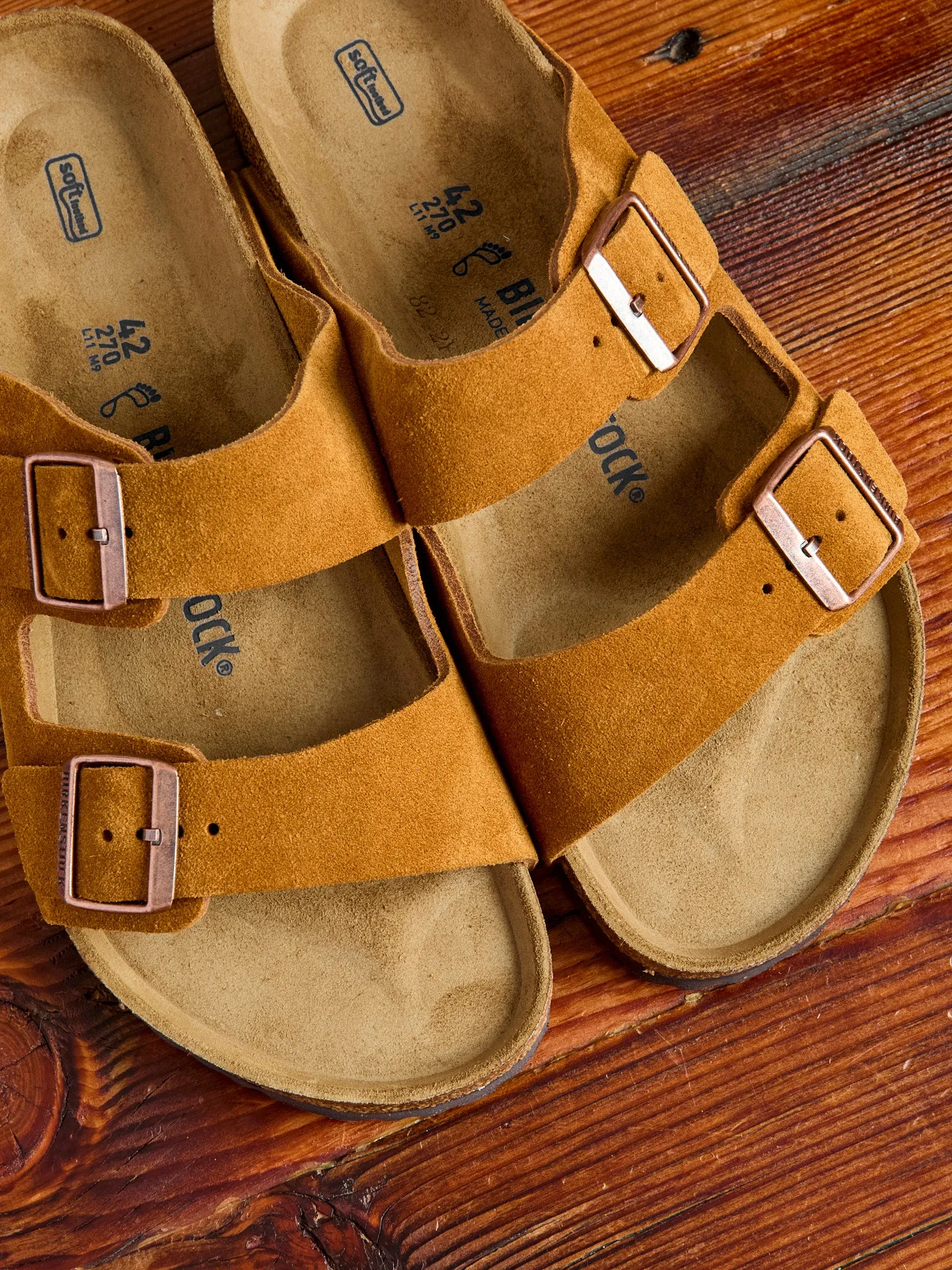 Arizona Sandal in Suede Mink