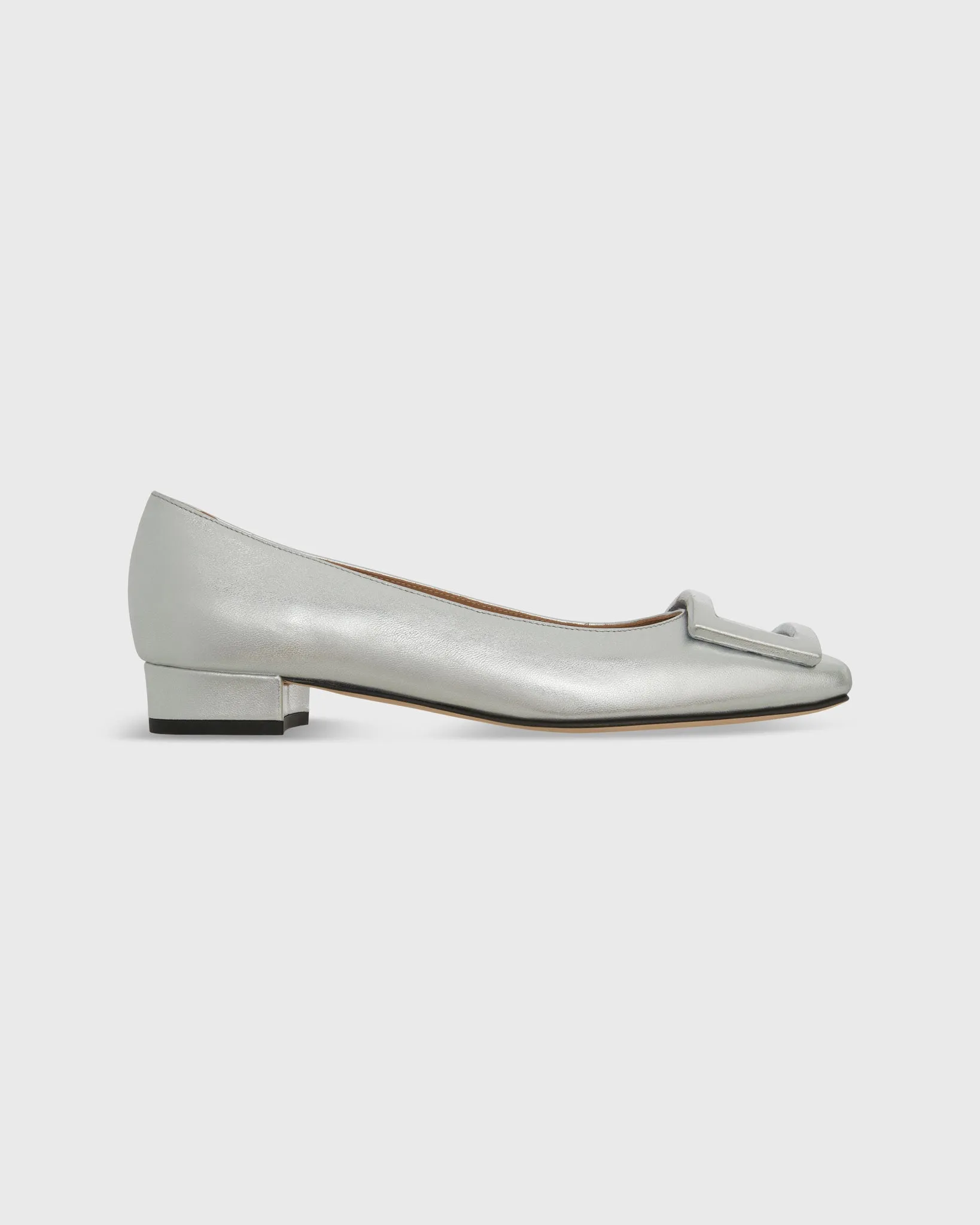 Buckle Shoe in Silver Leather