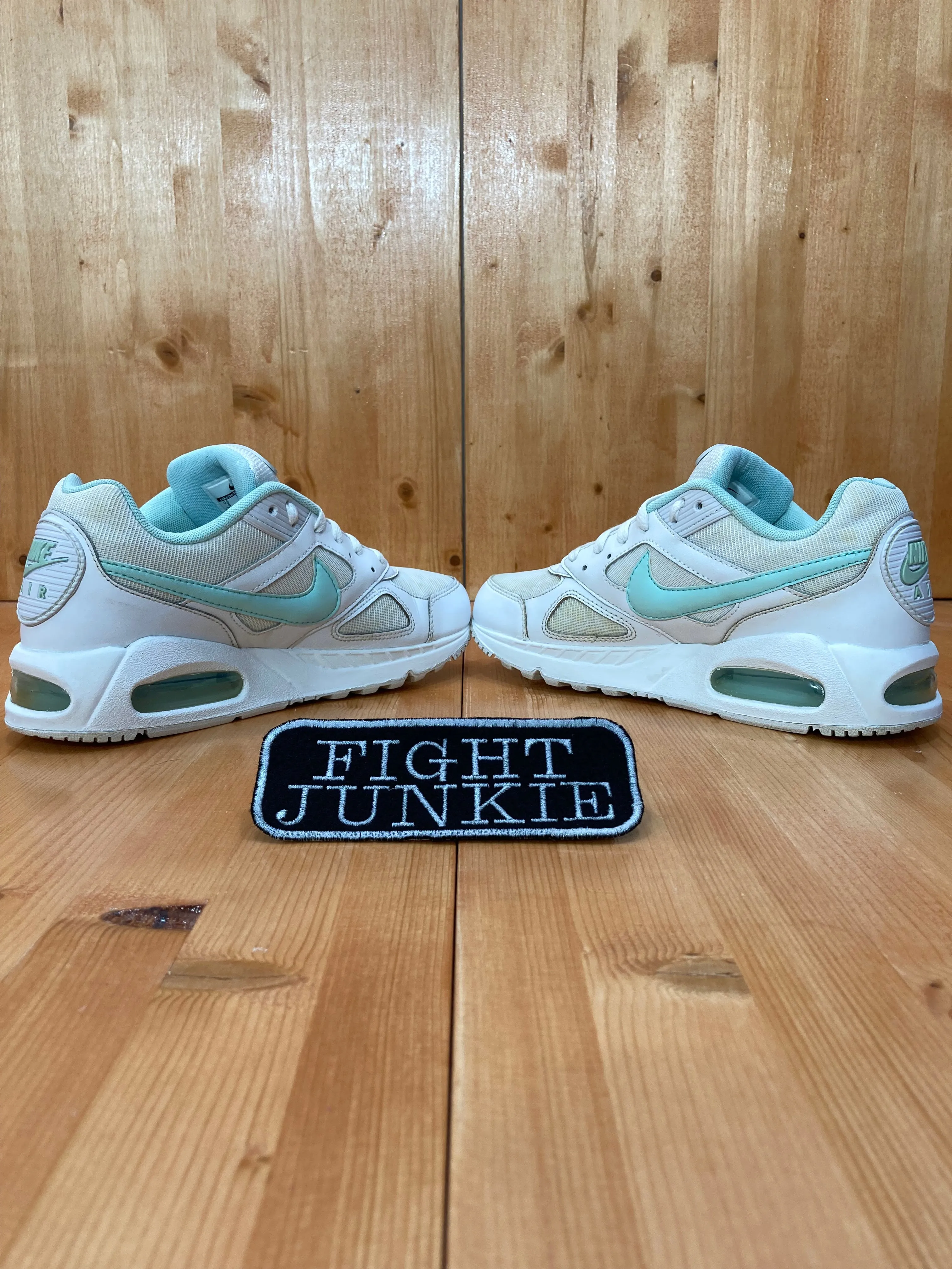 NIKE AIR MAX IVO Women Size 8 Shoes Sneakers White & Mint 635790-133