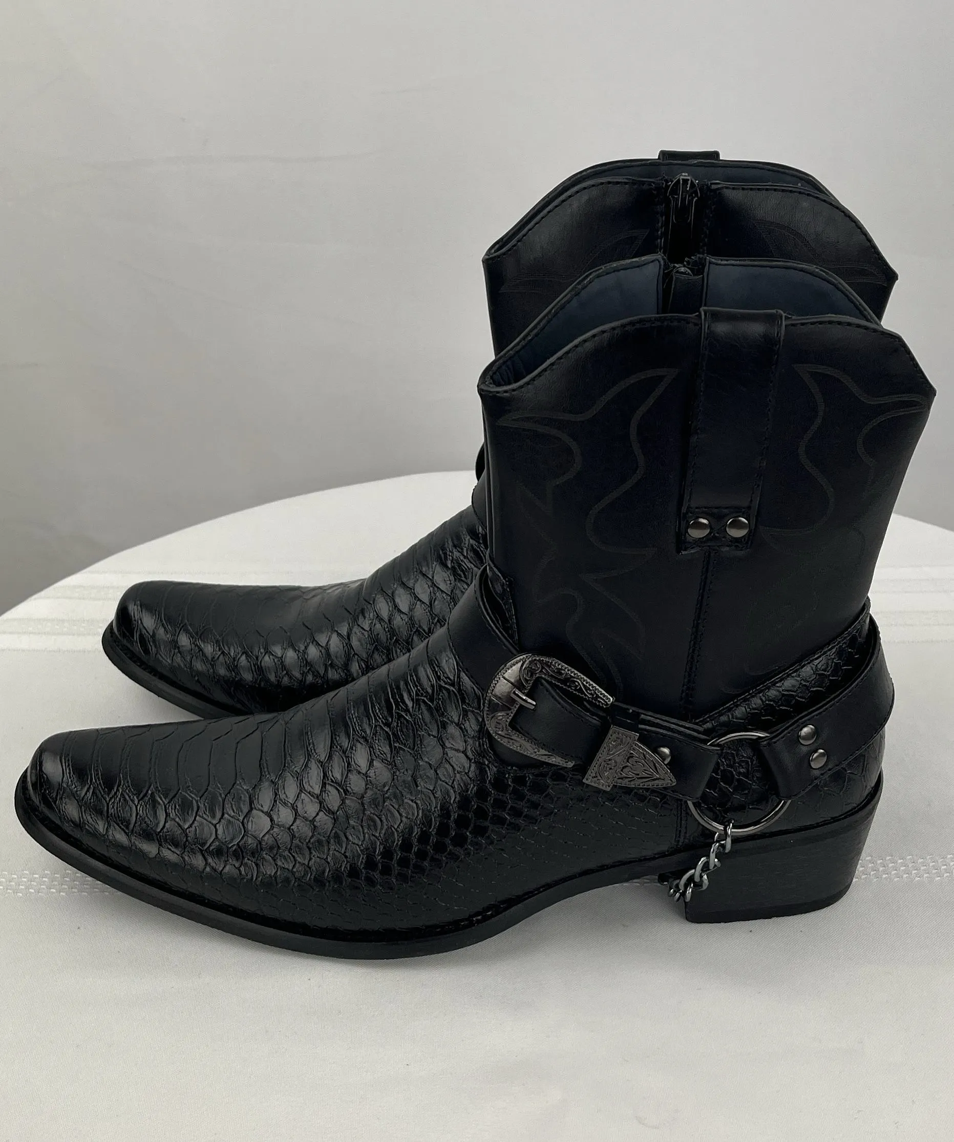 Parrazo Men's Black Faux Leather Crocodile Print Western Boots Zip Chain Men 8.5