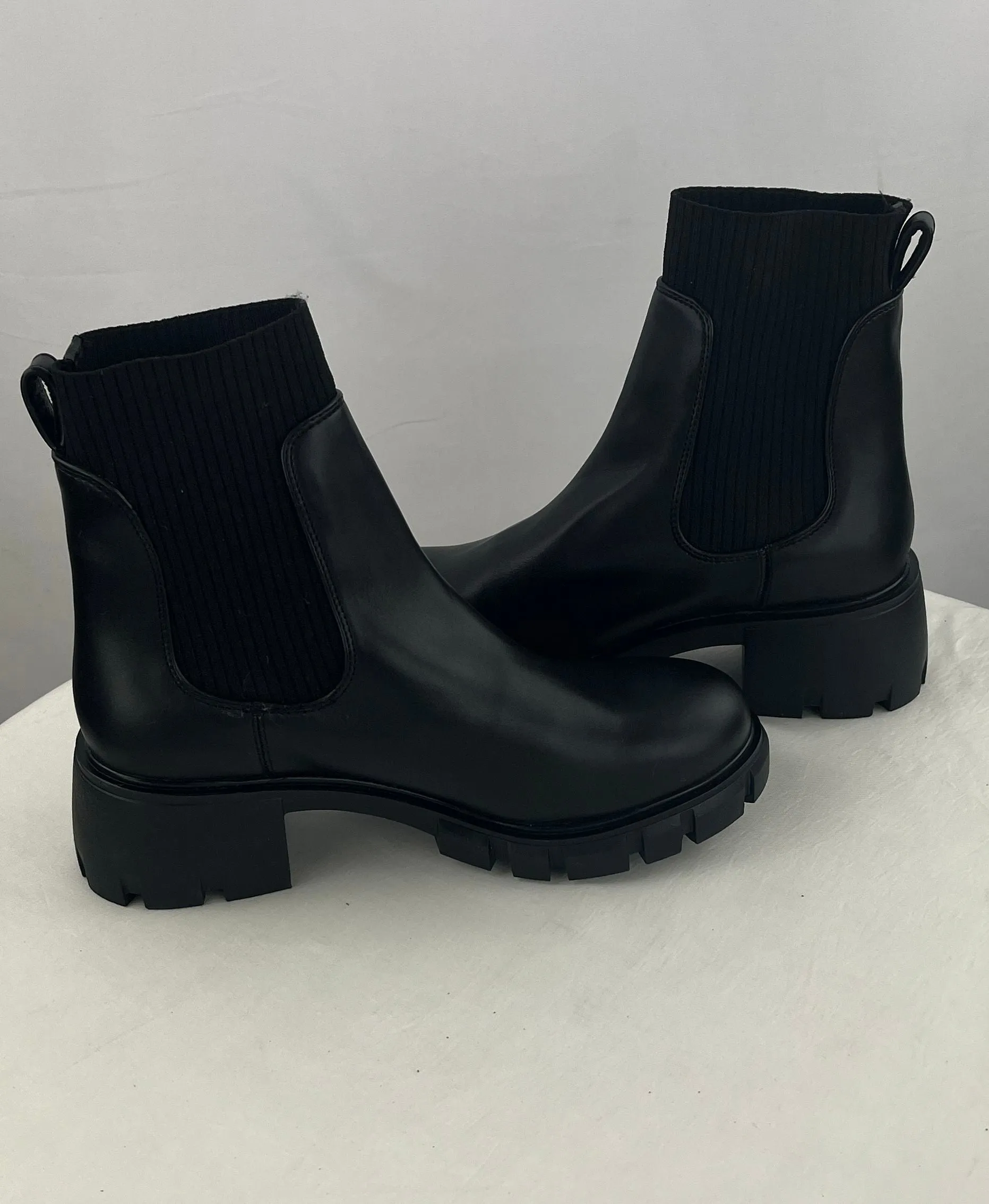 Steve Madden Women's Black Vegan Leather Lug Ankle Boots Size 8