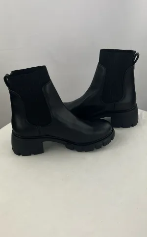 Steve Madden Women's Black Vegan Leather Lug Ankle Boots Size 8