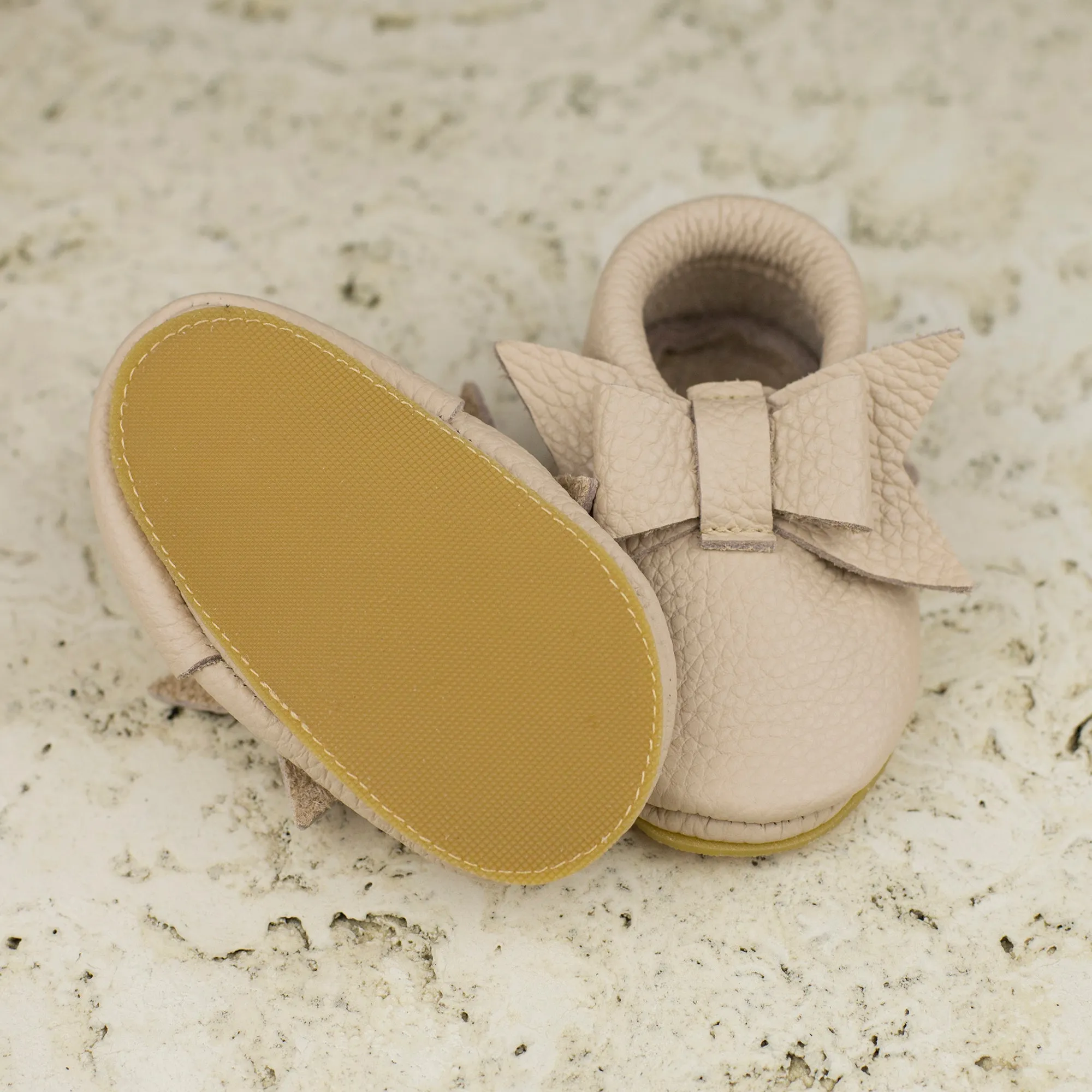 T-strap baby shoes with bow